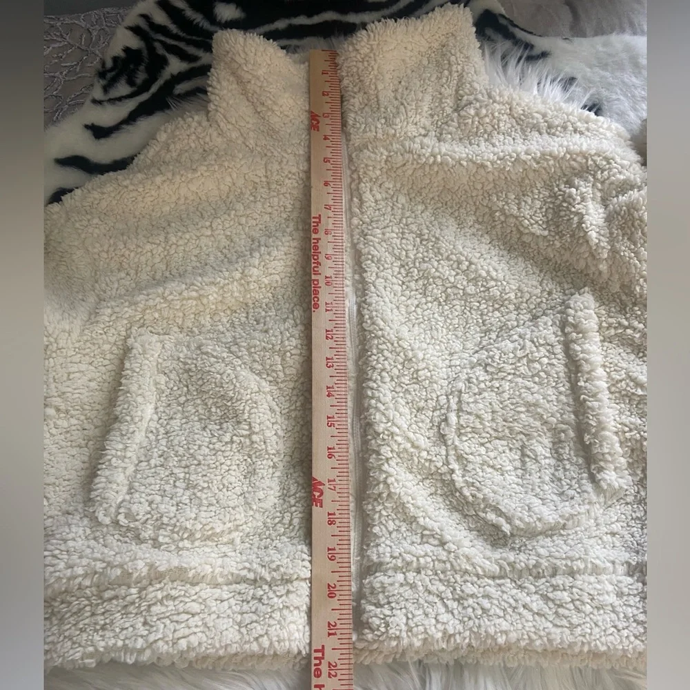 Women's Sz L White Soft Sherpa Fleece Jacket - Picture 9 of 13